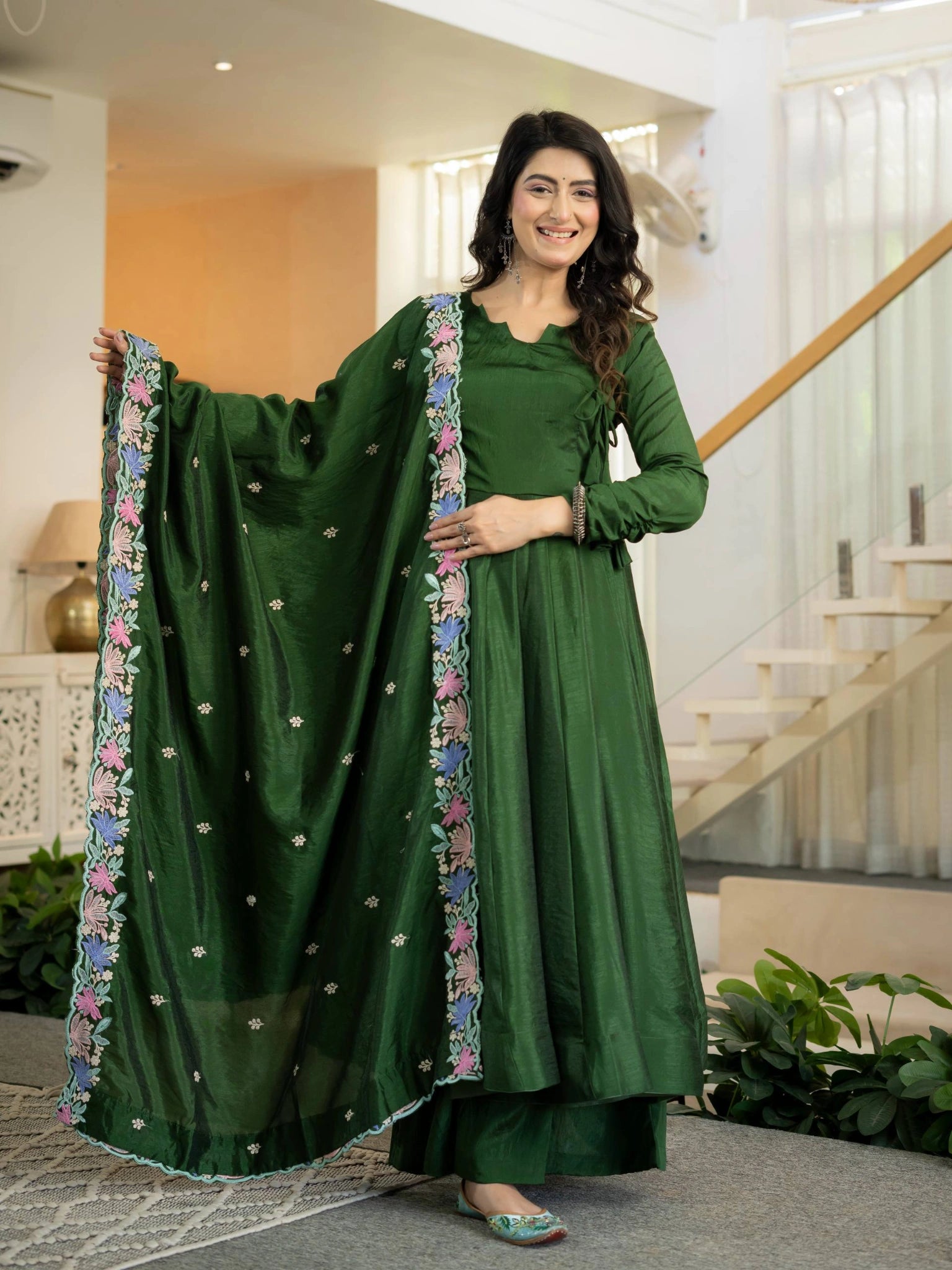 Green Suit KU319 dupatta floral border